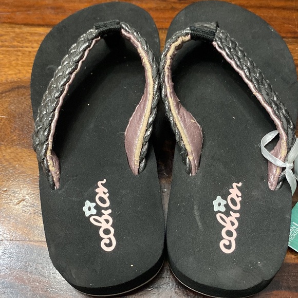 Cobian Kids Lil’ Braided Bounce Pewter Flip Flops - Picture 4 of 5
